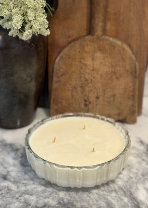 Medium Scalloped Edge Vintage Vessel Candle